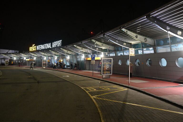 rekonstrukcia osvetlenia na letisku kosice 01 - 1